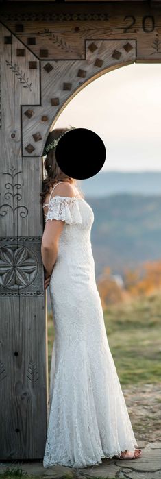 Suknia ślubna boho Lillian West koronkowa rybka odsłonięte plecy