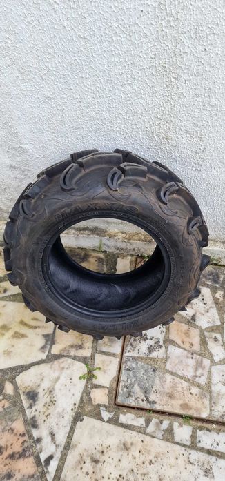 Maxxis Zilla 27x10-14