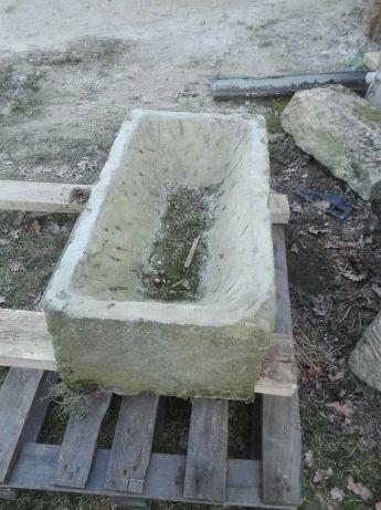Donica, koryto z piaskowca