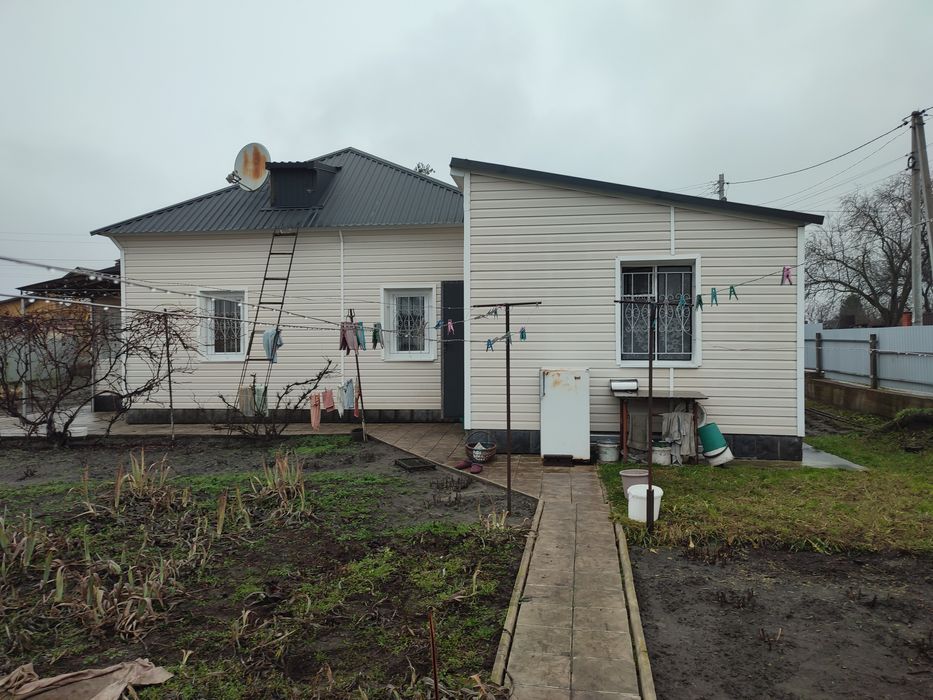 Продам будинок  вул. Польова 86 та 5 соток