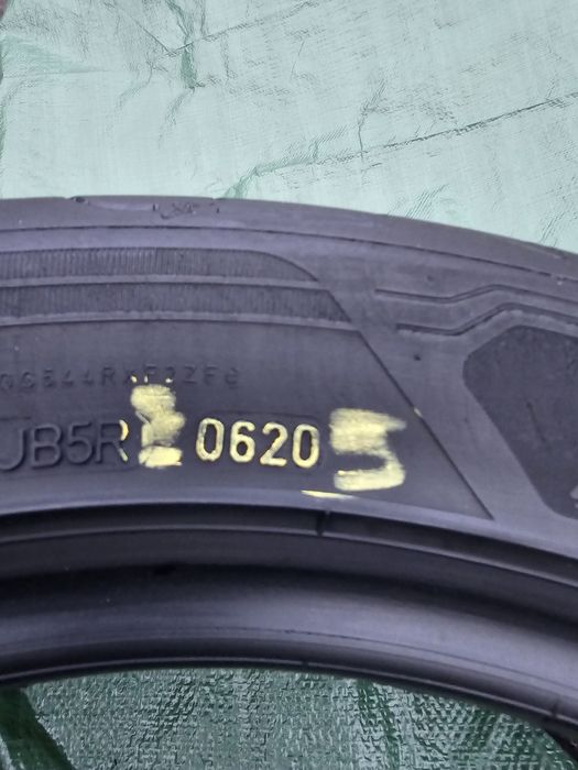 245/45R18  100Y Goodyear Eagle F1