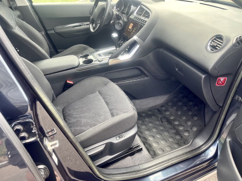 Продам Пежо 3008 2012г. Автомат