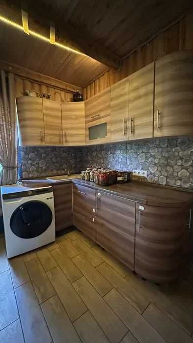 продам дом/дачу в Новосёловке с шикарным участком