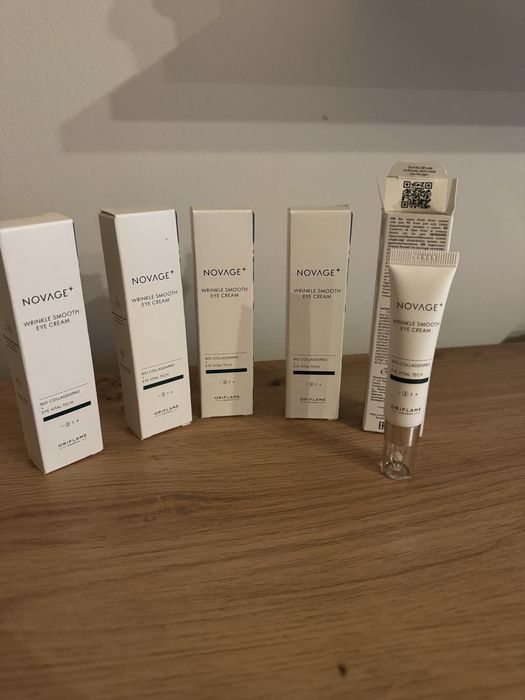 Oriflame Krem pod oczy NovAge+ Wrinkle Smooth