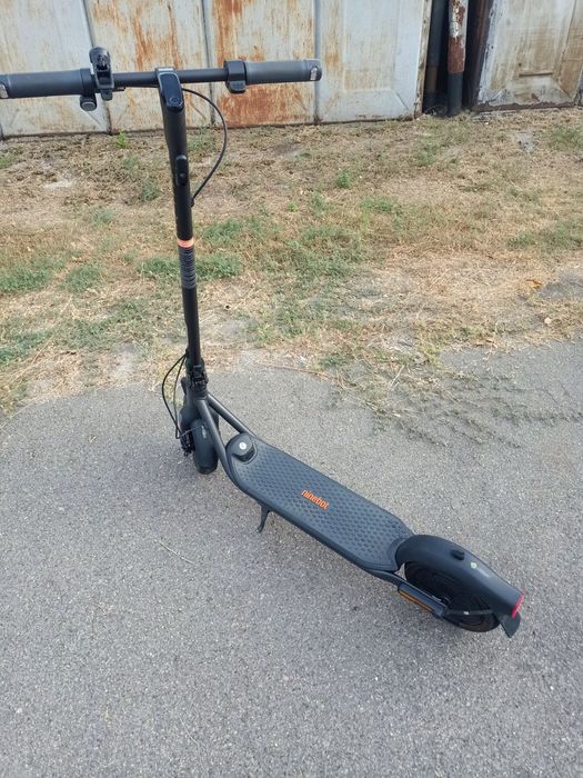 Электросамокат Segway Ninebot F2