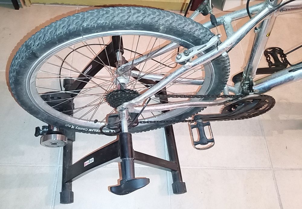 Bicicleta Aluminium 7005 + Rolo de treino