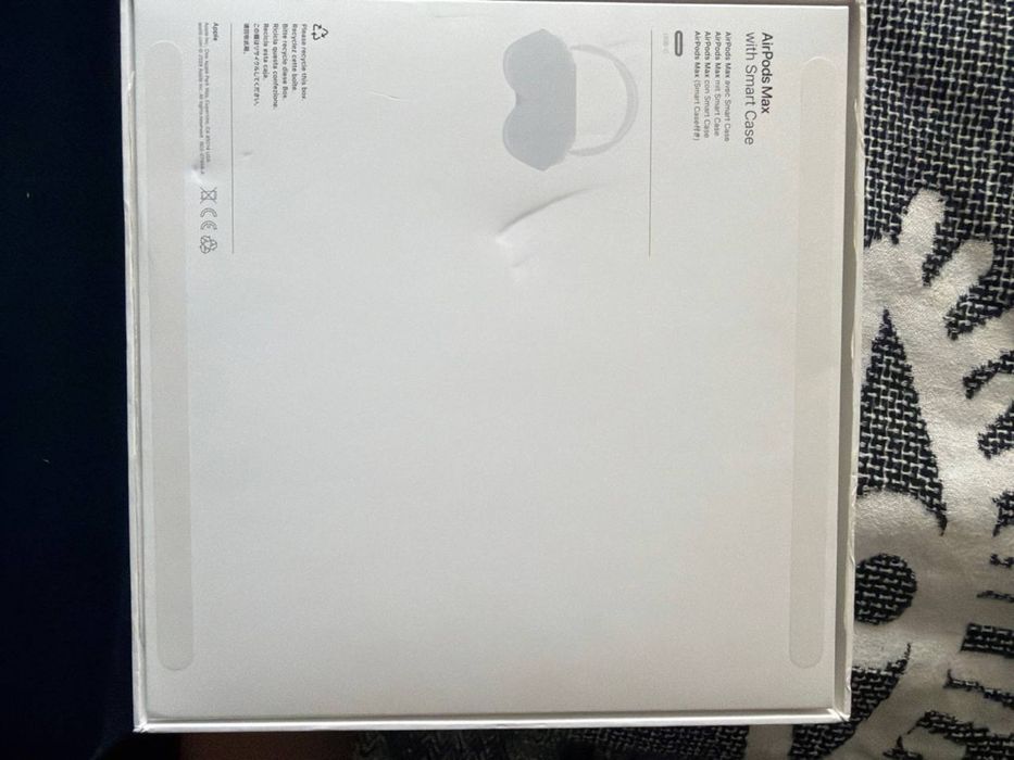 air pods max 1 edition