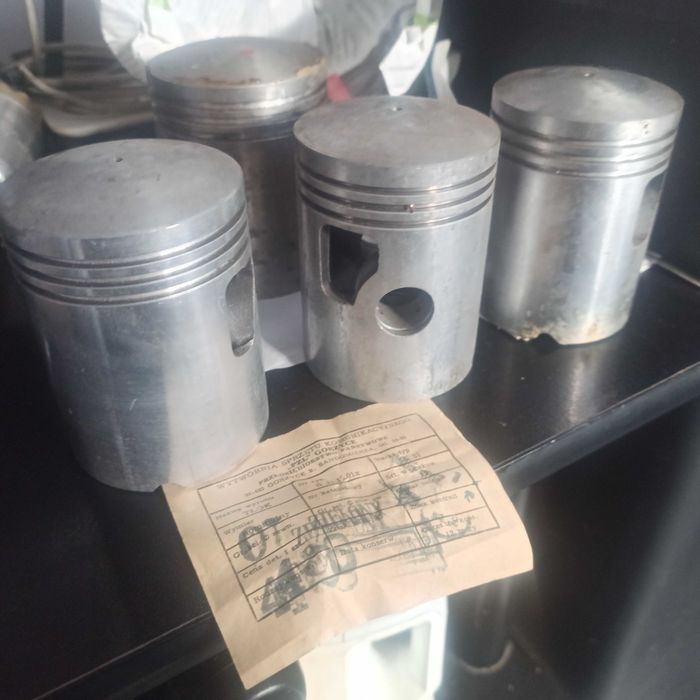 Tłoki  Syrena 105  102/szt/