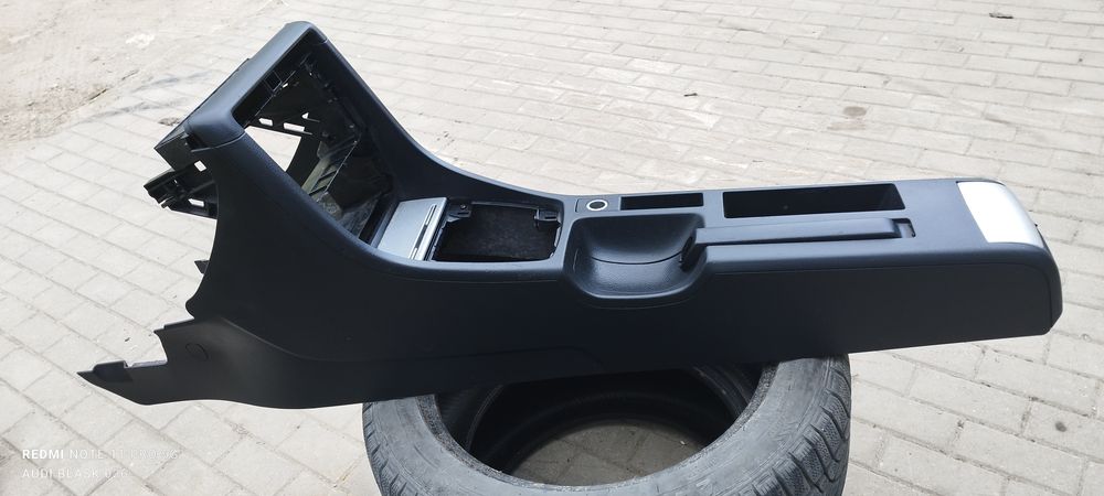 Tunel Środkowy Pod 2 DIN Czarny Ładny Audi A4 B7 2007 rok Części Blask Gołdap