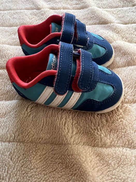 Sapatilha Adidas  + bota Chicco