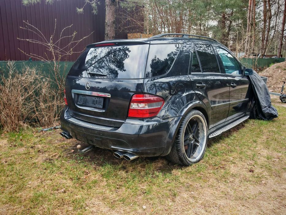 Mercedes-Benz ML ML 63 AMG 2007 uszkodzony, silnik pali.
