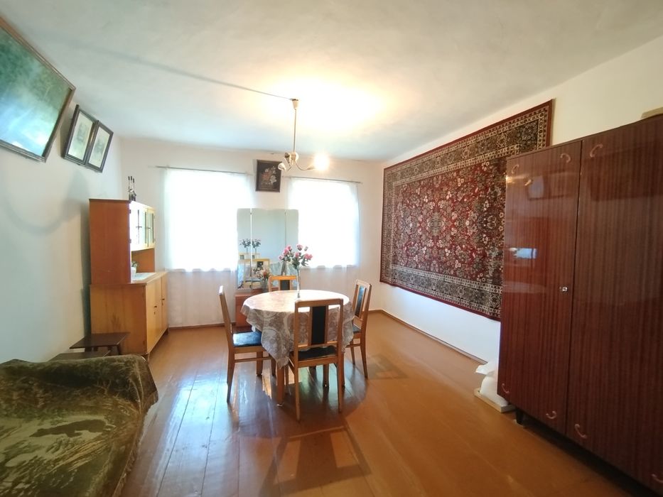 Частина будинку, високий фундамент, газ, груба, гарне місце в м.Малині