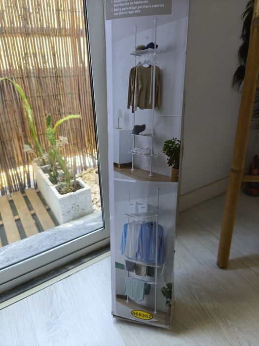 Guarda roupa telescópico novo ler anúncio