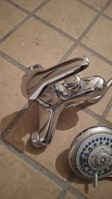 Torneira Roca com chuveiro