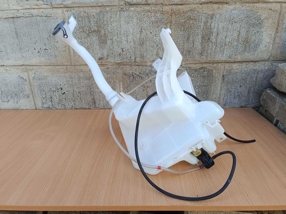 Бачок омывателя омивача Nissan Leaf II ZE1 Ниссан Лиф Нісан Ліф