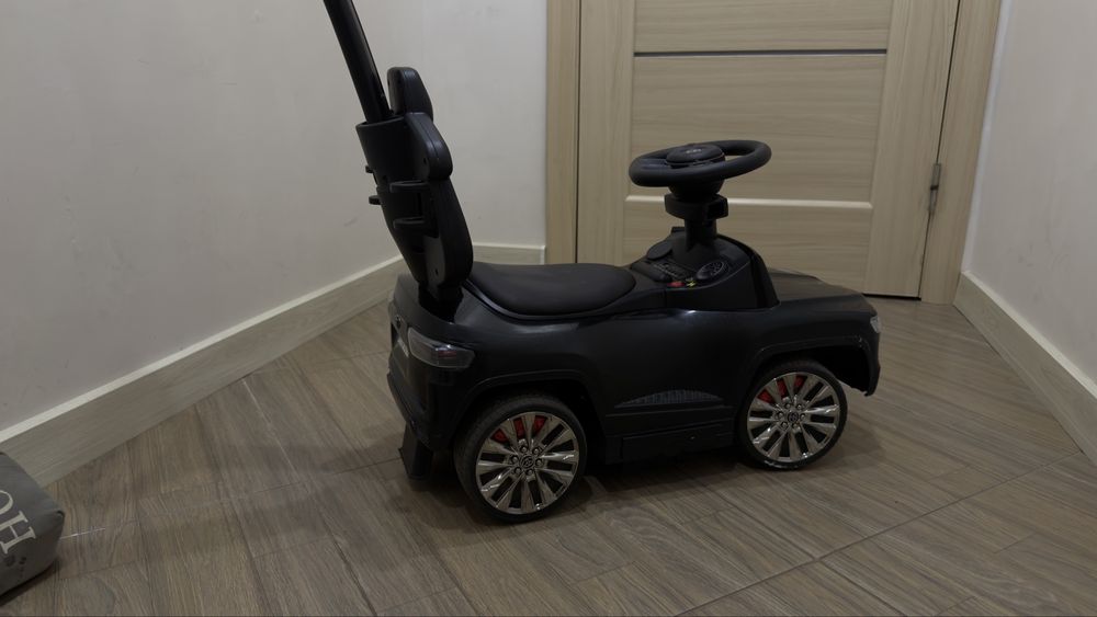 Електромобіль Toyota, толокар з батьківською ручкою