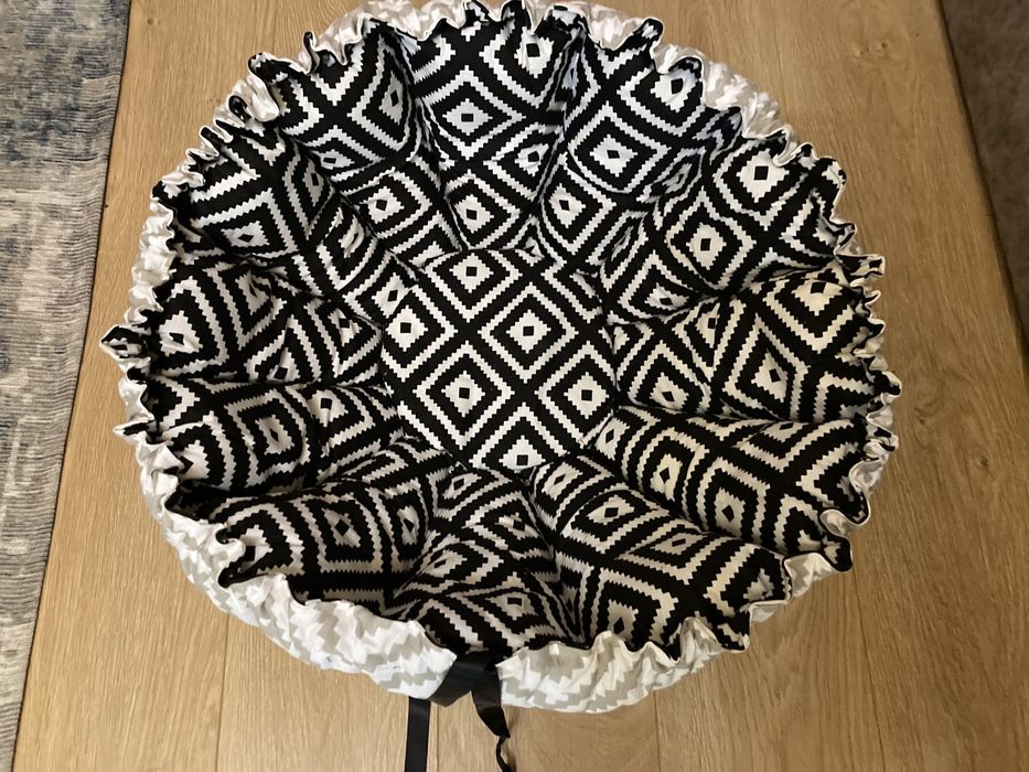 Лежак для домашніх тварин