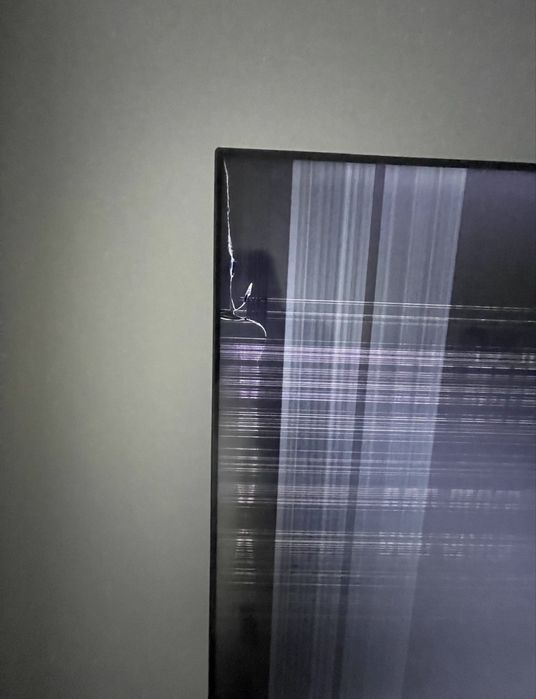 Hisense 55A6BG 55” — тріснута матриця / запчастини / пульт + коробка