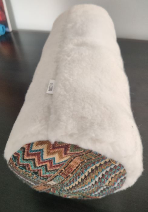 Подушка валик з овечої вовни