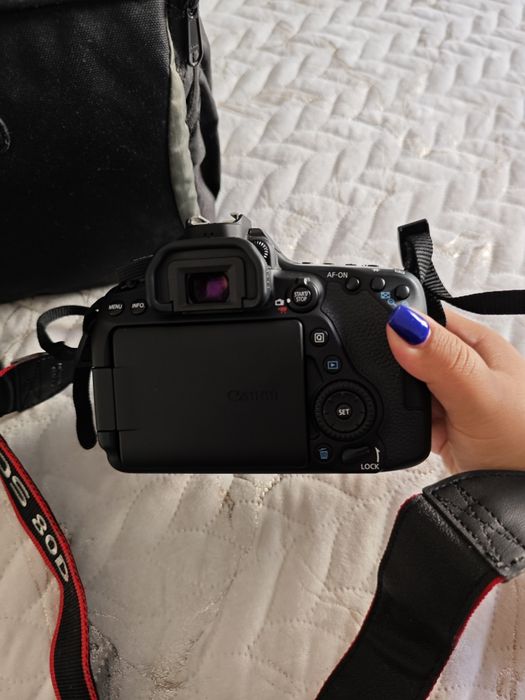 Máquina Canon EOS 80d
