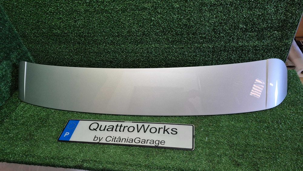 Aileron Audi Q5 8R original com 3º stop 8R0827933A - pintura nova - em excelente estado