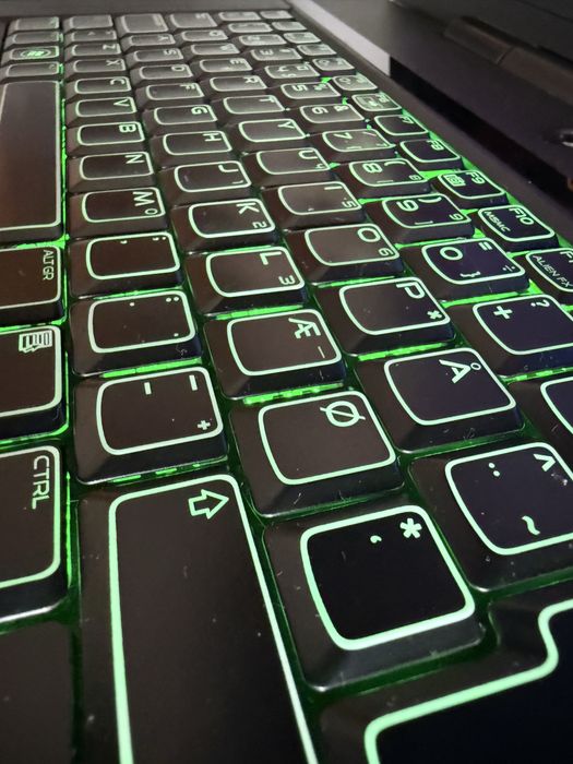 Ігровий ноутбук Nvidia + i5 + SSD