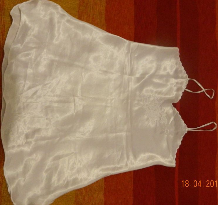 koszulka damska satynowa biała