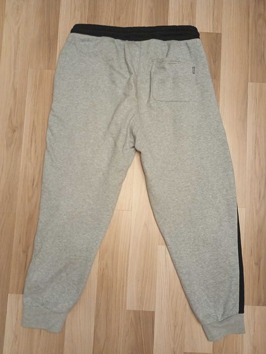Spodnie dresowe Cropp rozmiar XL