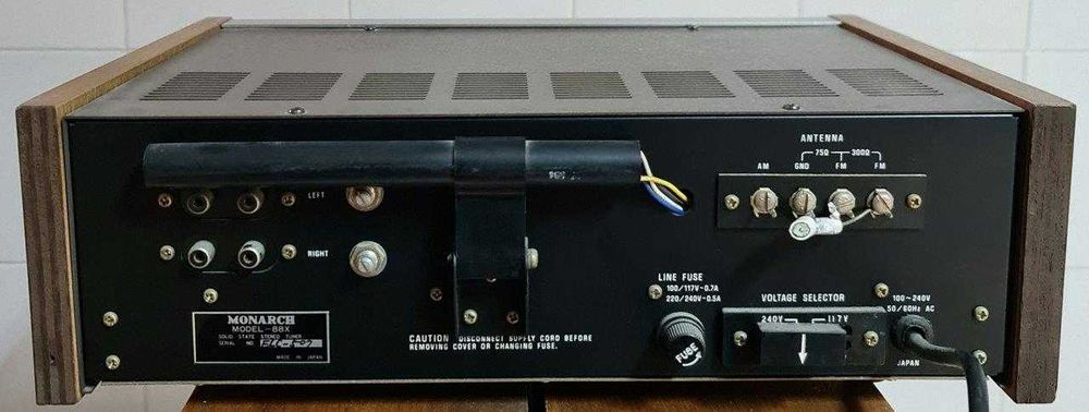 Rádio (88X) MONARCH com 2 colunas Vintage