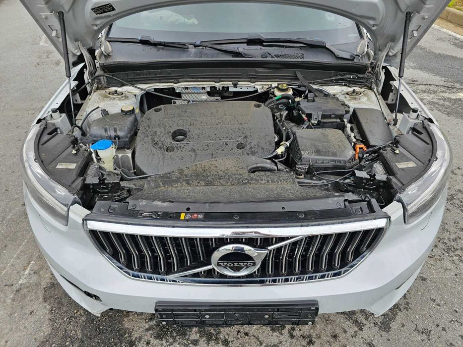 2021 Volvo XC40 B4 AWD Inscription авто в дорозі