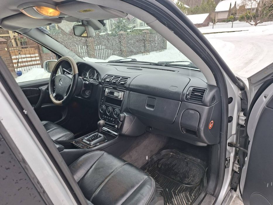 Продаєця Мерседес