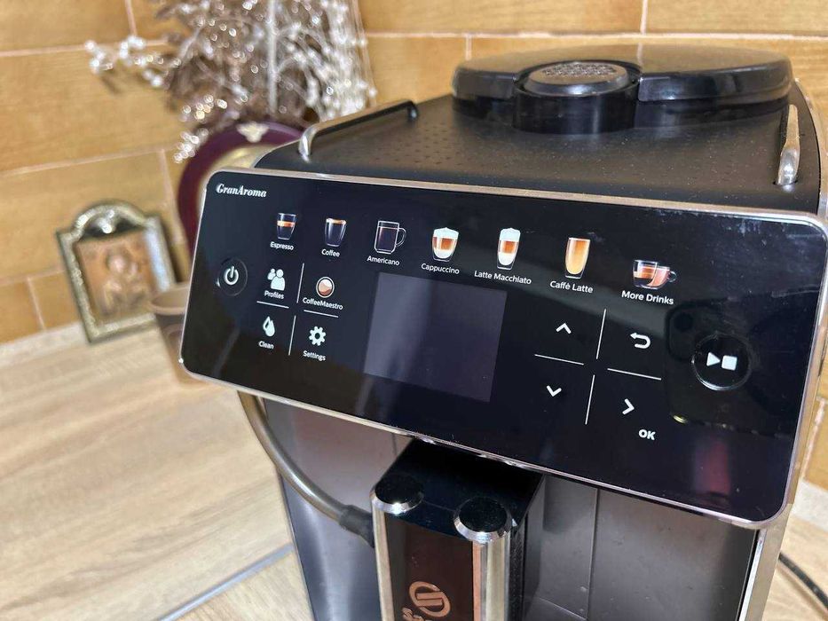 Продам кавову машинку, кавоварку Saeco, Delonghi