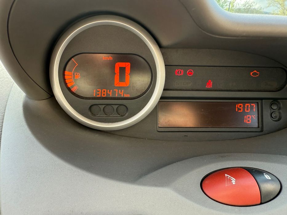 Renault Twingo 1.5 dci Initiale apenas 142.000
