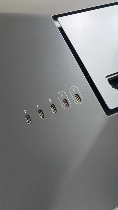 Monitor LG UltraFine 4K 24MD4KL (para peças ou reparação)