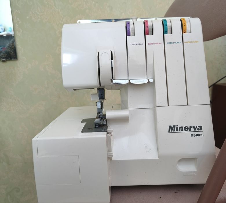 Оверлок minerva швейна машина