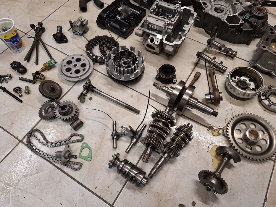 Aprilia RS4 125 Tuono silnik części Derbi gpr SX 125 RX głowica kapa