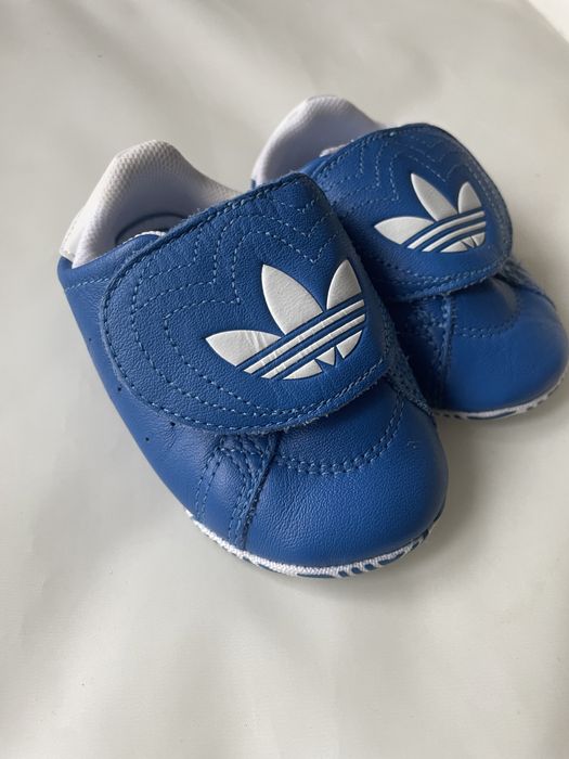 Перші Adidas для немовлят