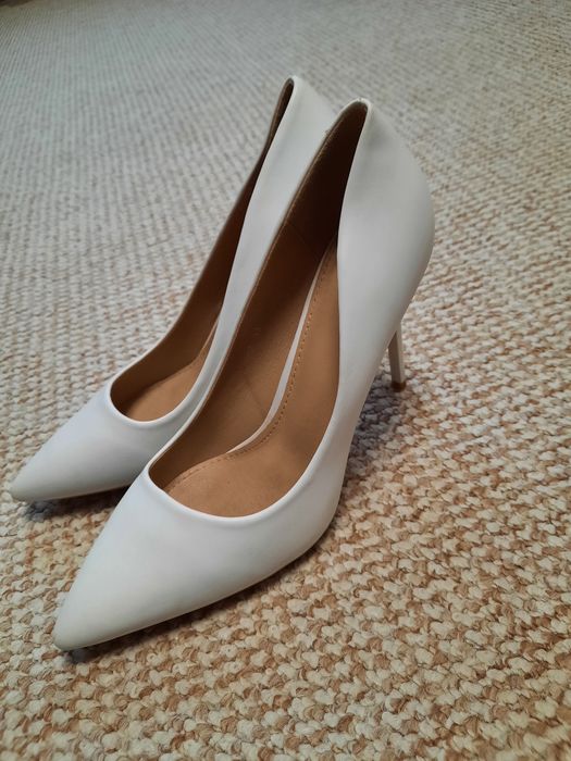 Весільні туфлі .