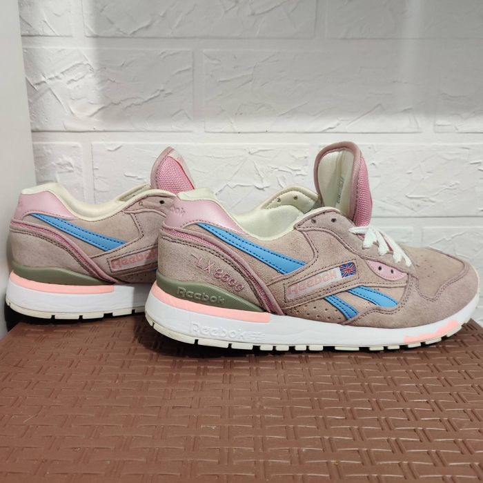 Продам женские кроссовки Reebok