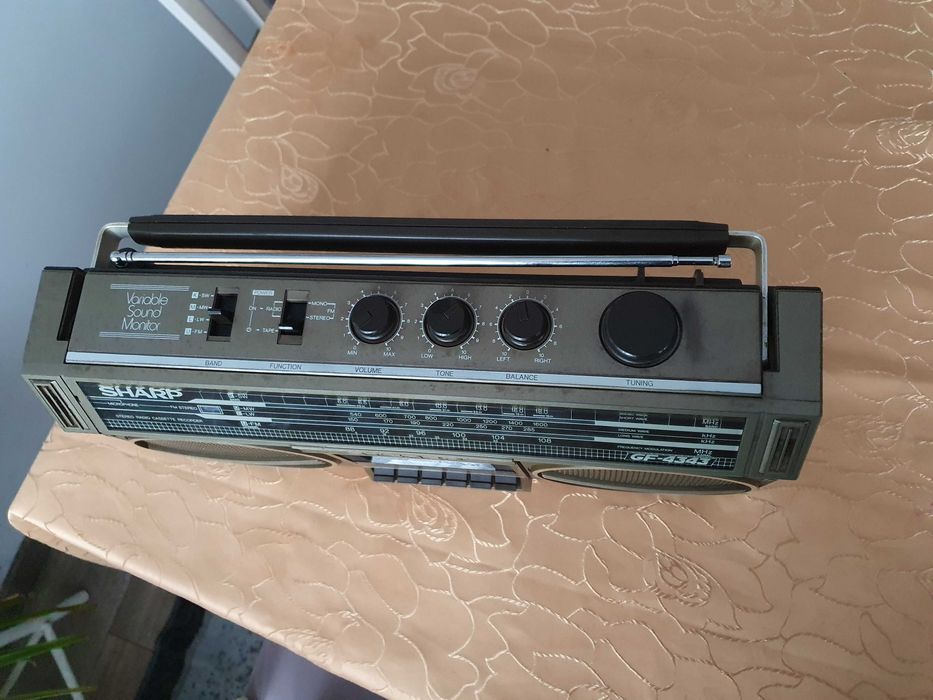 Stary zabytkowy radiomagnetofon Sharp Gf-4343 boombox vintage