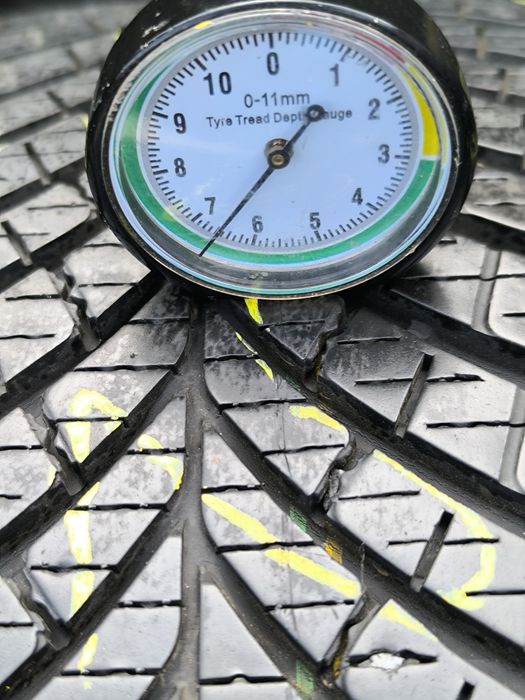 Opona Goodyear Vector 4 season 245/40/18 pojedynka