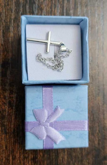 Colar / Fio com pendente. Cruz. Gold or Silver Cross