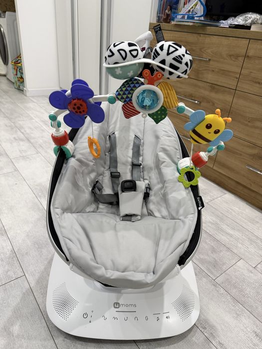 Продам заколисуючий центр 4moms MamaRoo 5.0