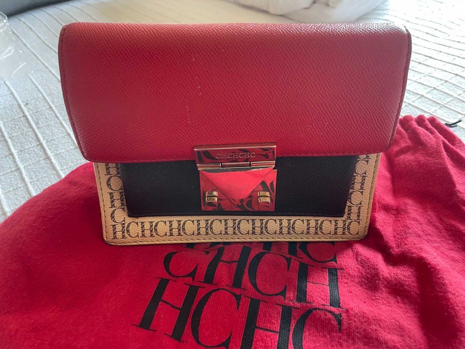 carteira carolina herrera tons vermelho e dourado e beje
