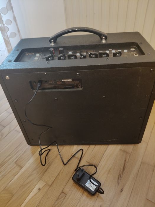 Wzmacniacz gitarowy piecyk combo VOX valvetronix VT 20 X