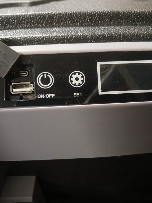 Lodówka turystyczna samochodowa