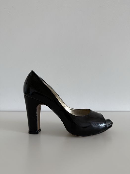 Simple Heels - buty lakierowane na obcasie