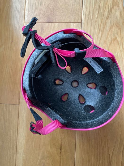 Wrotki, Kask 52-57 cm różowy w motyle i ochraniacze