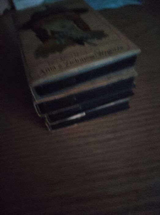 4 kasety magnetofonowe ze słuchowiskiem ,,Ania z Zielonego Wzgórza"