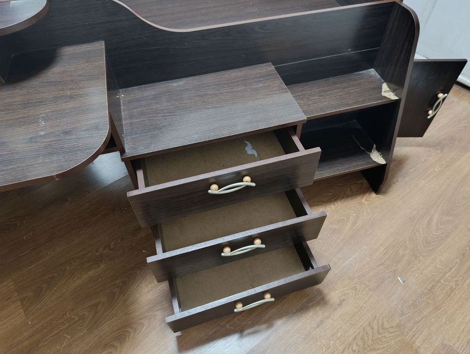 Кровать з робочим місцем